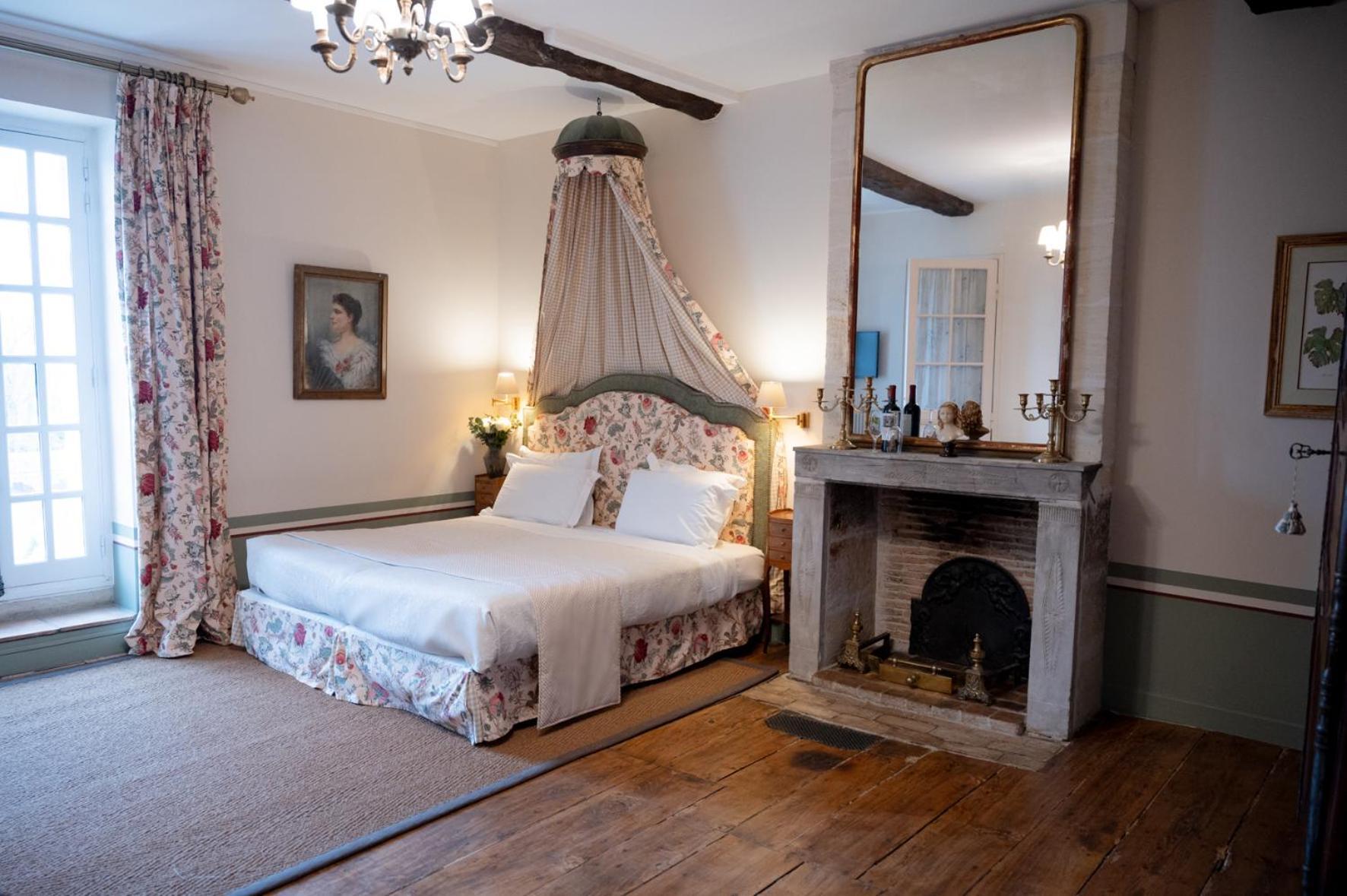 Chateau De Lantic Мартияк Екстериор снимка