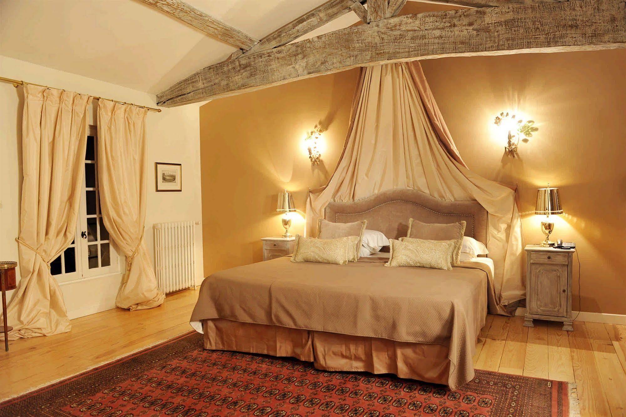 Chateau De Lantic Мартияк Екстериор снимка