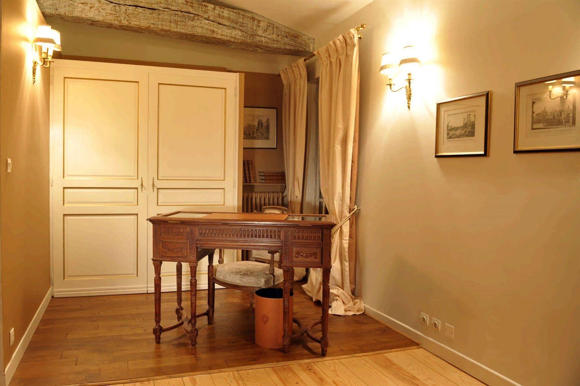 Chateau De Lantic Мартияк Екстериор снимка