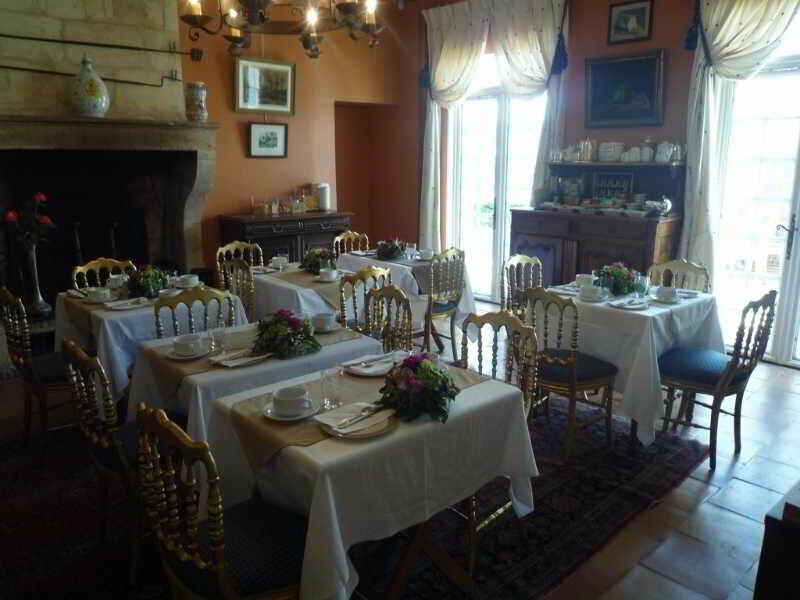 Chateau De Lantic Мартияк Екстериор снимка