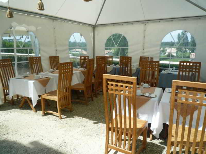 Chateau De Lantic Мартияк Екстериор снимка